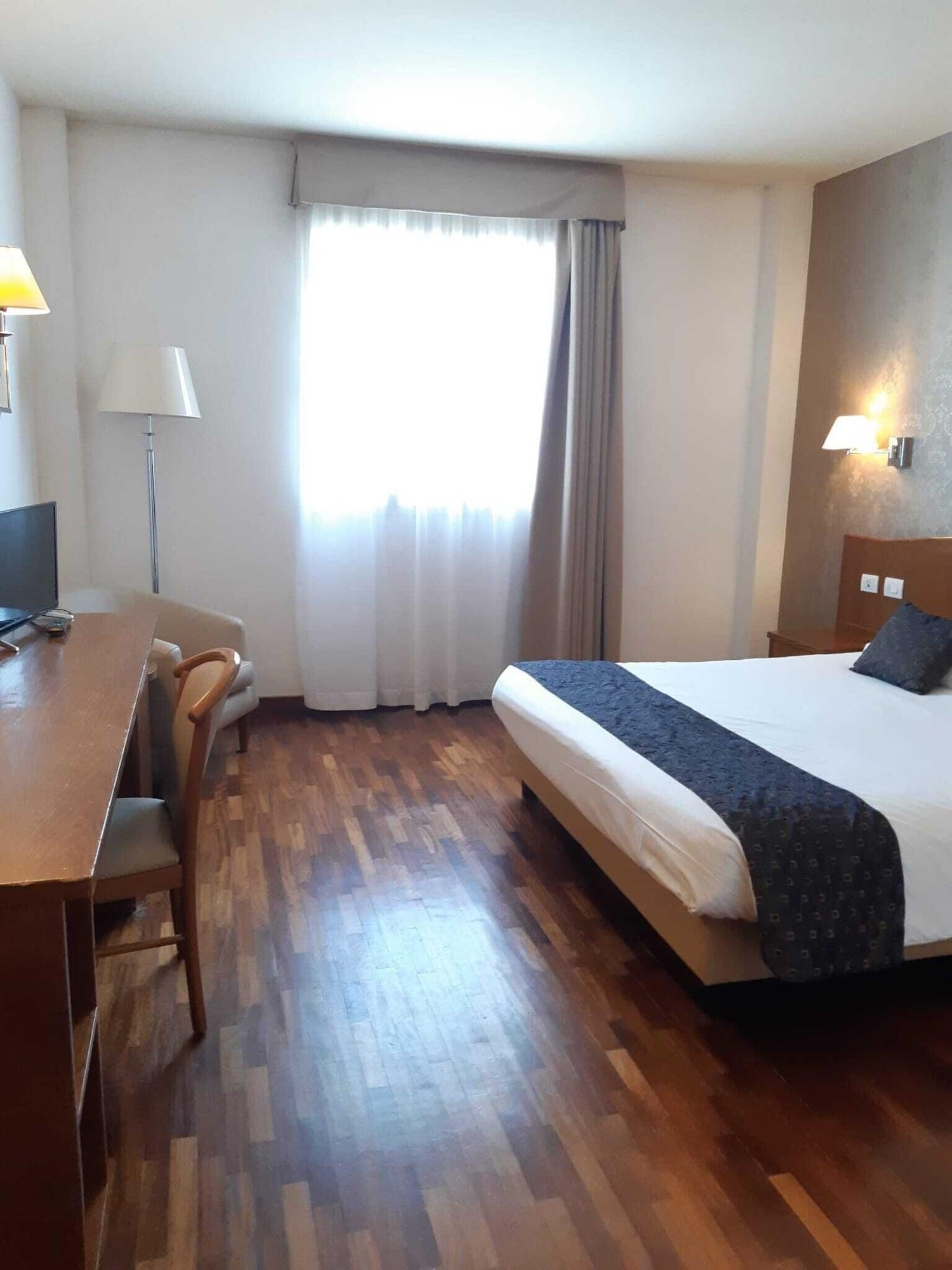 Hotel Datini براتو المظهر الخارجي الصورة