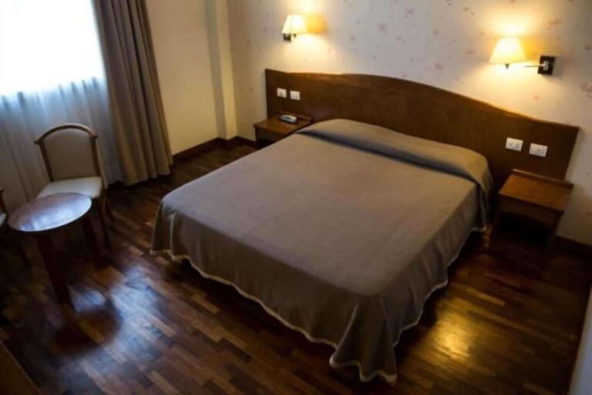 Hotel Datini براتو المظهر الخارجي الصورة