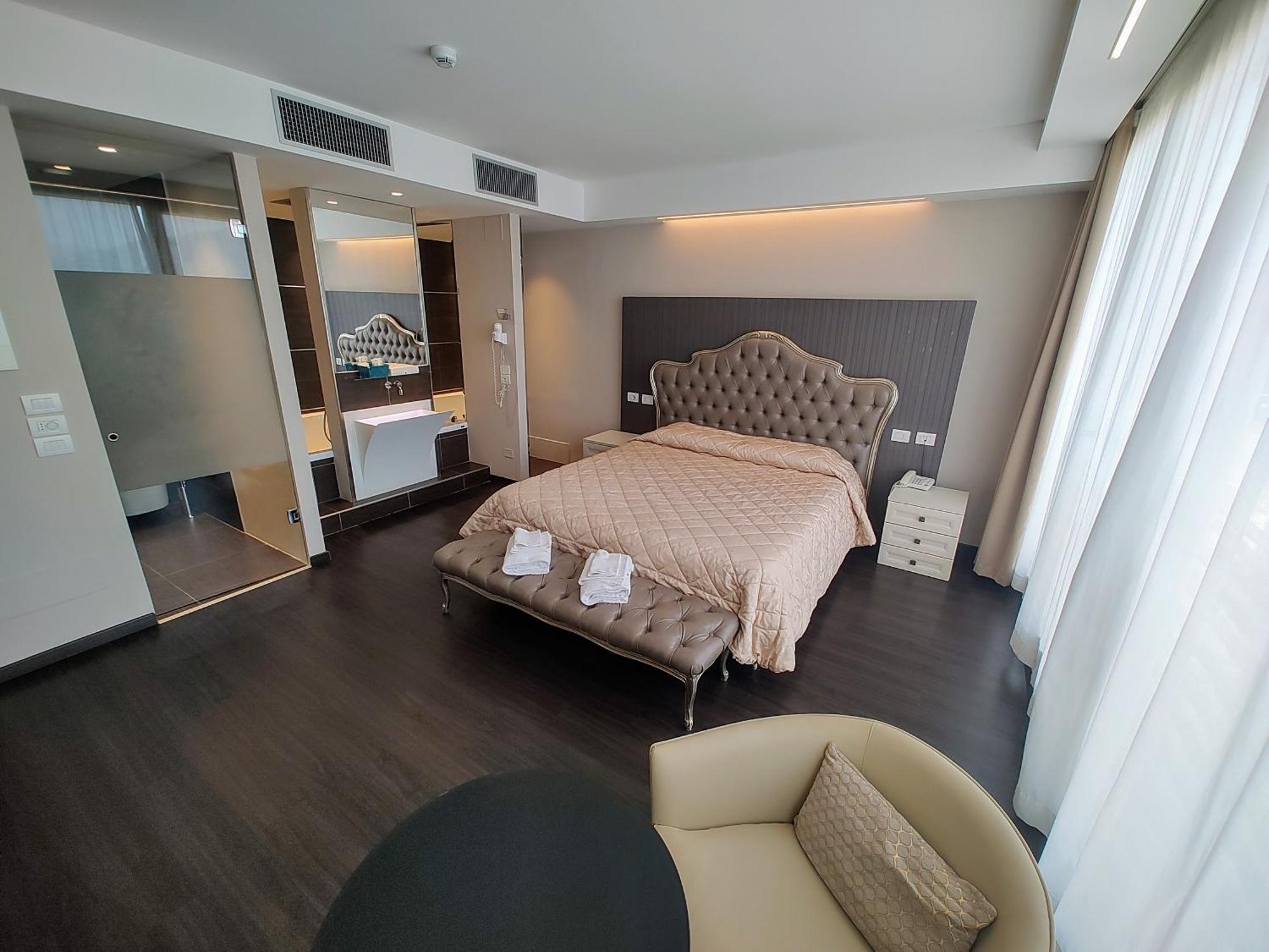 Hotel Datini براتو المظهر الخارجي الصورة